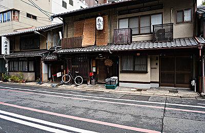 《漫威复仇者联盟》设计师兼发言人因过往言论被卸任